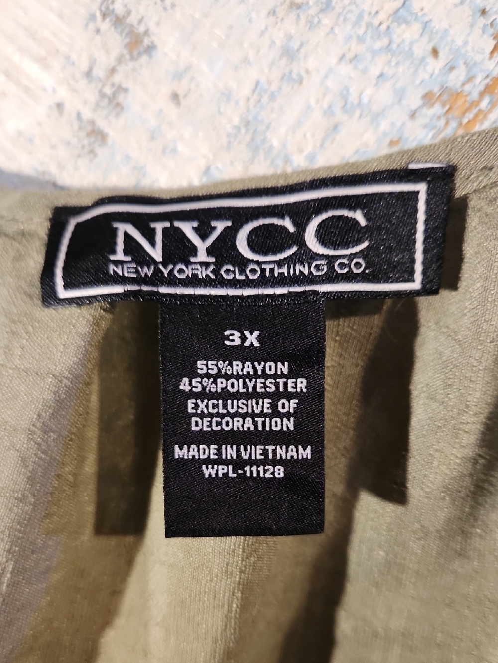 NYCC 3X  Sage Green Top With Beautiful Embrodery On Sleeves  Boho Cottagecore - Picture 3 of 4